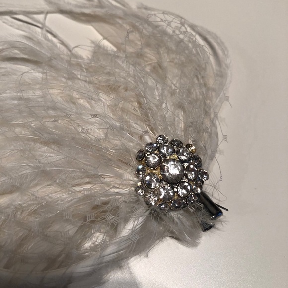Feather hair clip - Picture 3 of 5